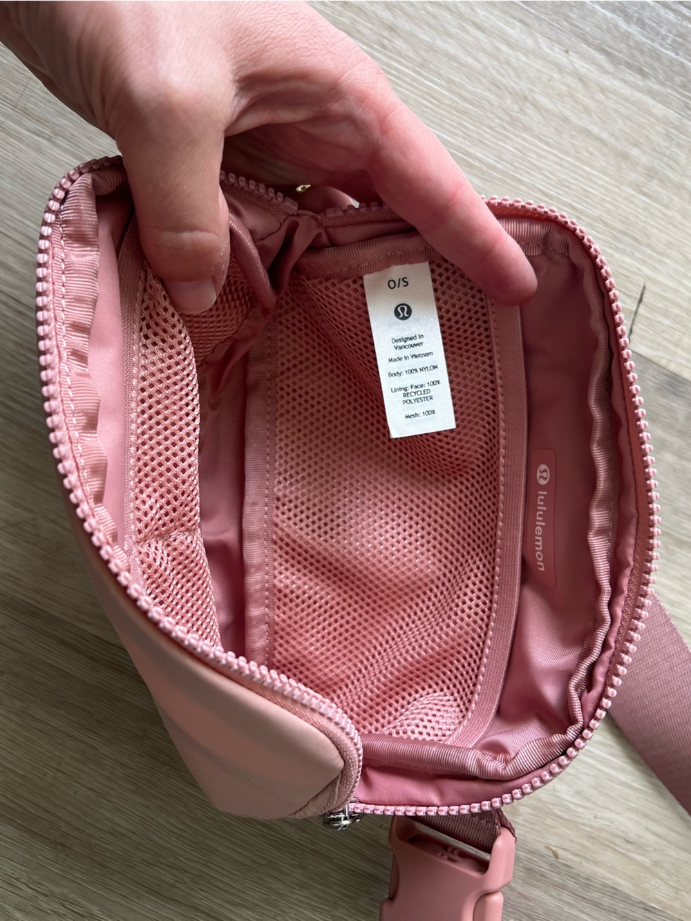 Lululemon Everywhere Belt Bag 1L Pink - Picture 6 of 8